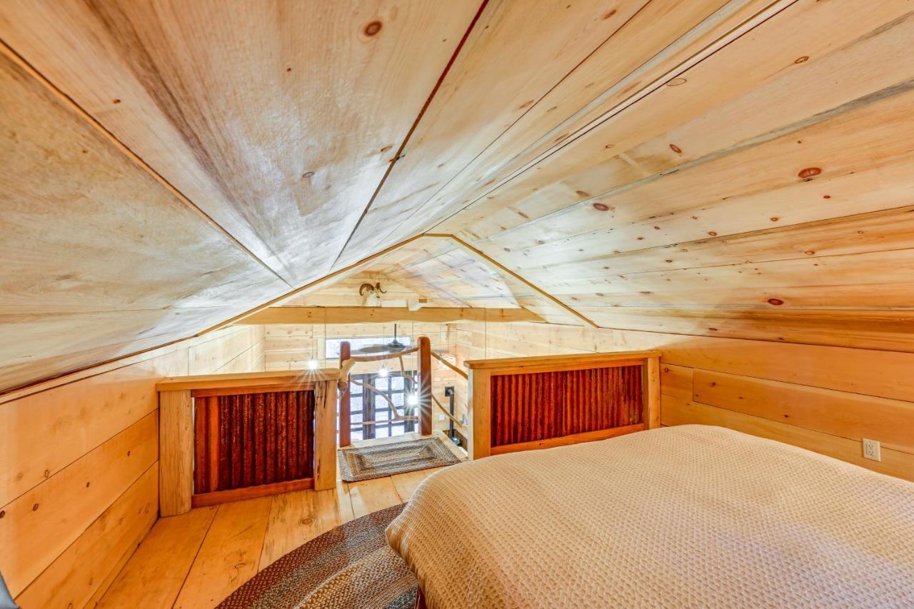 Enchanting Creekside Cabin Near Kings Canyon Park! Badger ภายนอก รูปภาพ