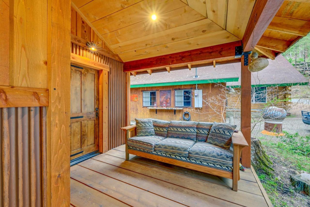 Enchanting Creekside Cabin Near Kings Canyon Park! Badger ภายนอก รูปภาพ